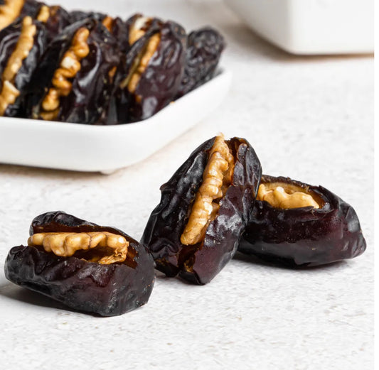 Kalma dates with walnuts